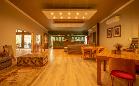 restaurant lounge 1 e1761816435446 - du kloof lodge